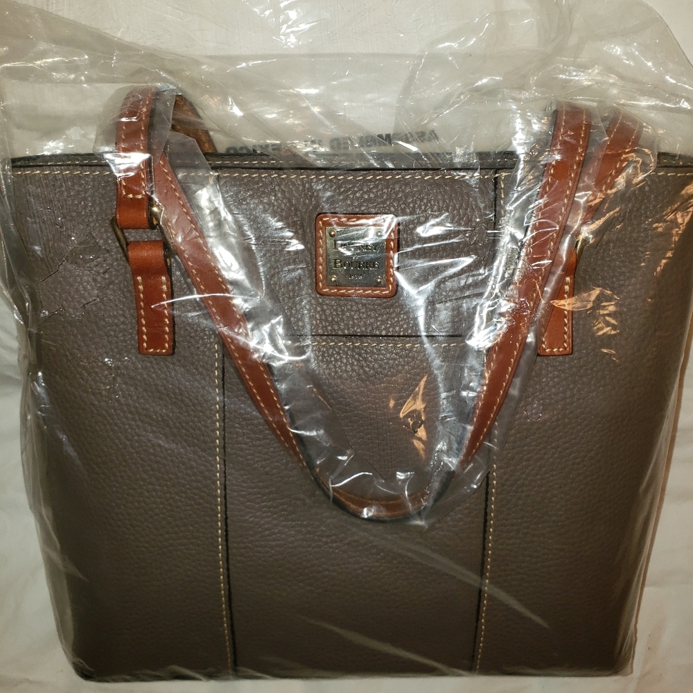 Dooney and Bourke Elephant small Lexington